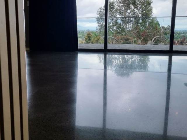 Polished Concrete vs. Traditional Flooring: Which Is the Best Choice for Your Commercial Space?