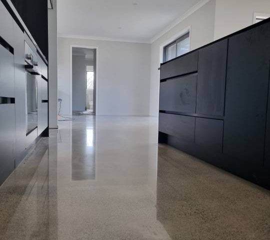 How To Make a Salt and Pepper Polished Concrete Floor Finish